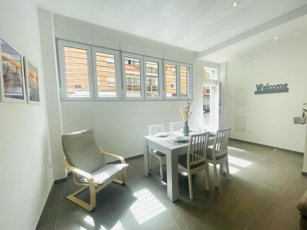Apartamento Alhucemas Playa Малага Екстер'єр фото