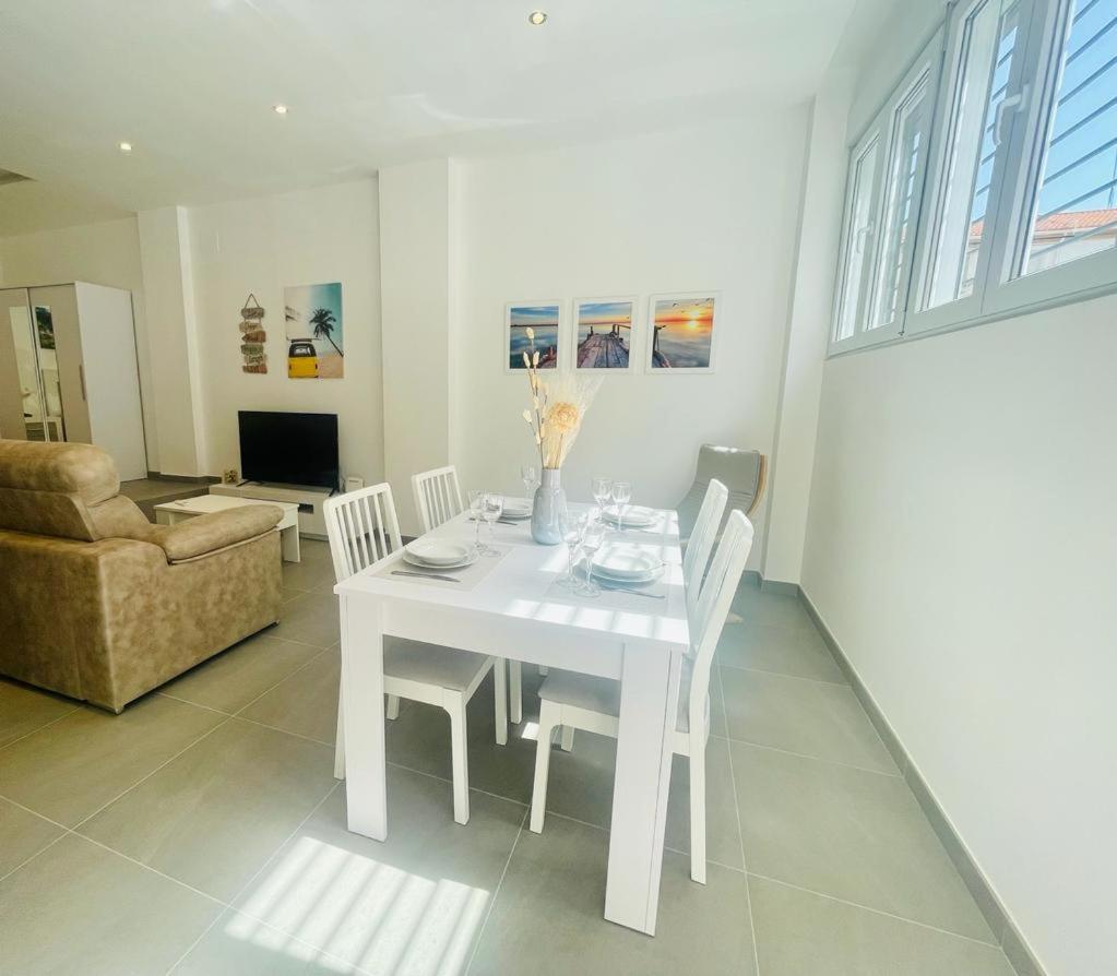 Apartamento Alhucemas Playa Малага Екстер'єр фото